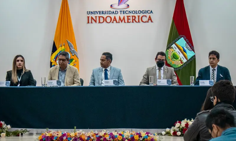 Universidad Indoamérica recibió reconocimiento del Sector Automotriz