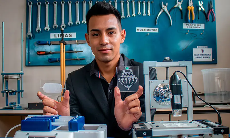Estudiantes revolucionarán la industria ecuatoriana con sistemas de microfluídica